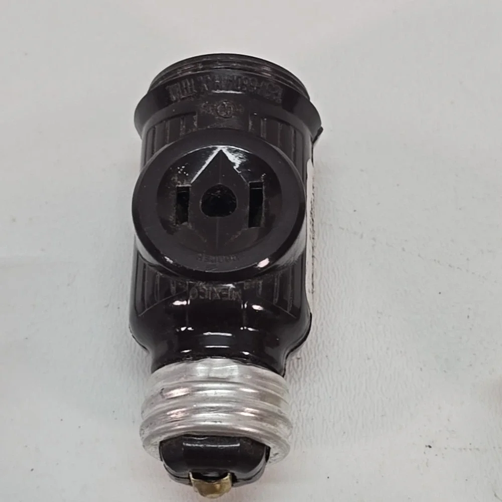 Lot Of 6  Screw-in Light Socket Adapters‎